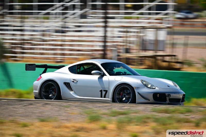 Porsche Cayman GT4