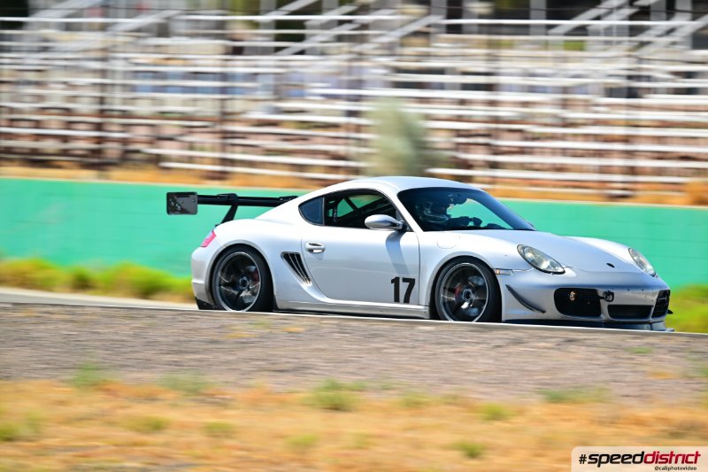 Porsche Cayman GT4