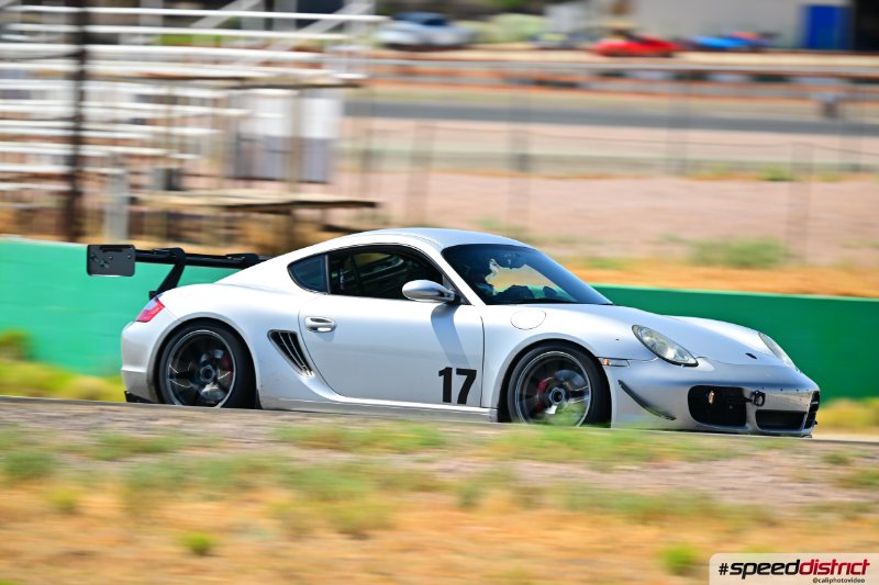 Porsche Cayman GT4