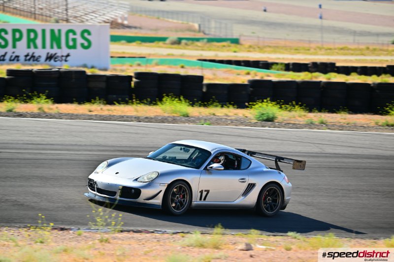 Porsche Cayman GT4
