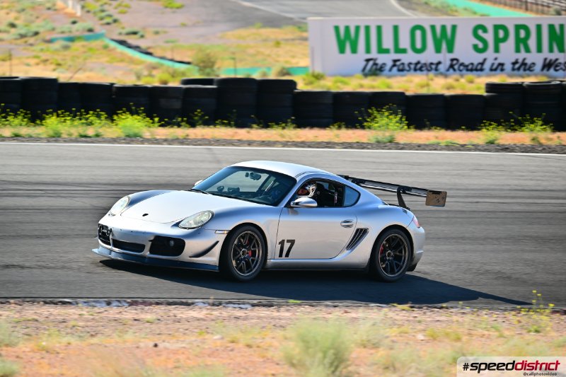Porsche Cayman GT4