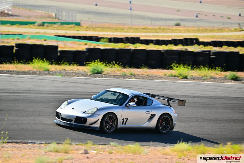 Porsche Cayman GT4