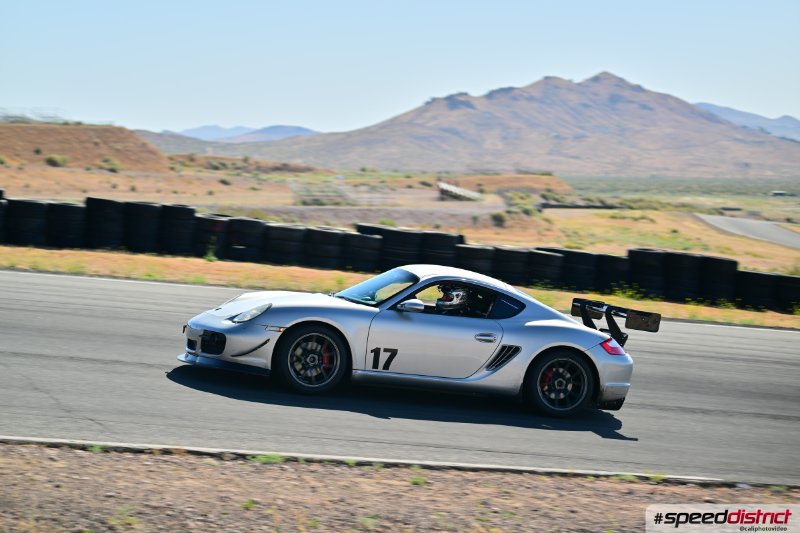 Porsche Cayman GT4