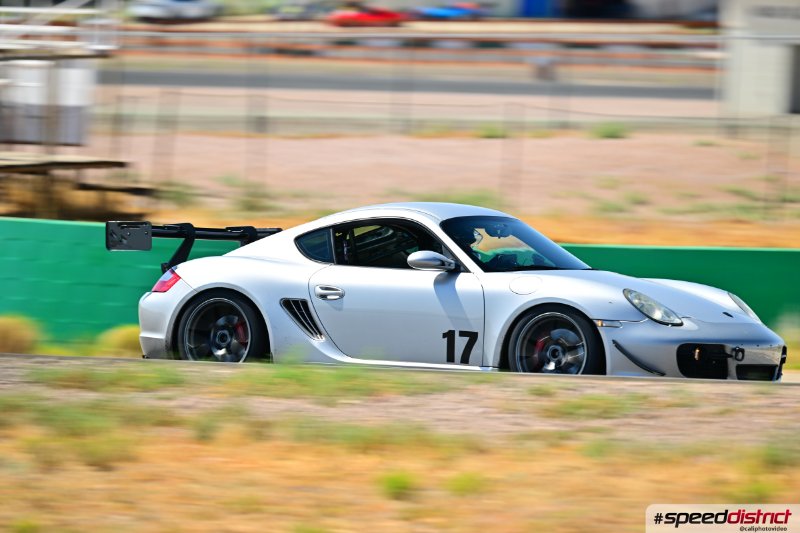 Porsche Cayman GT4