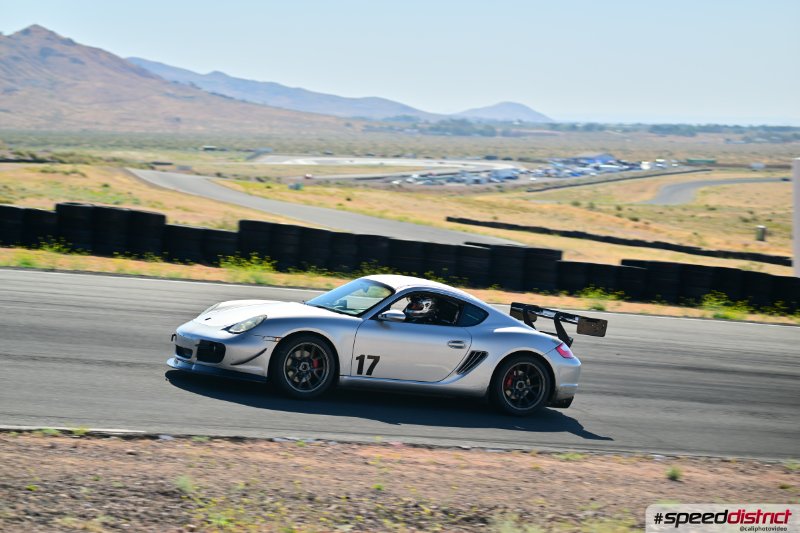 Porsche Cayman GT4