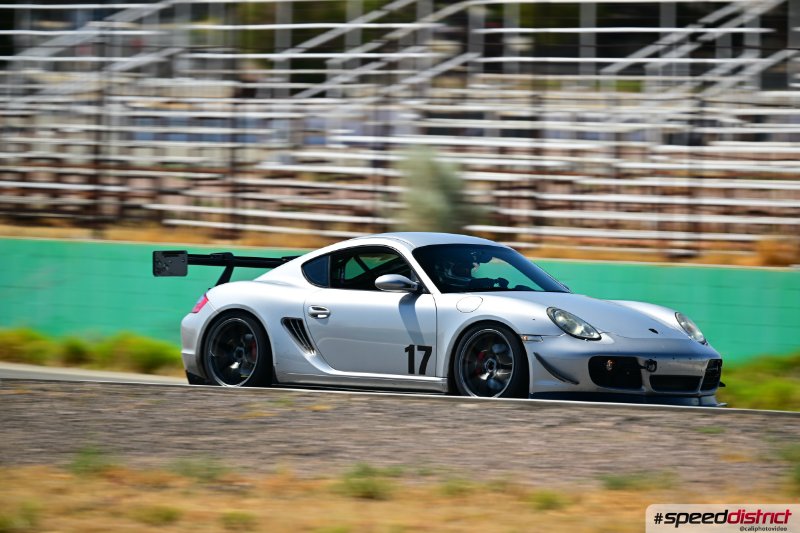 Porsche Cayman GT4