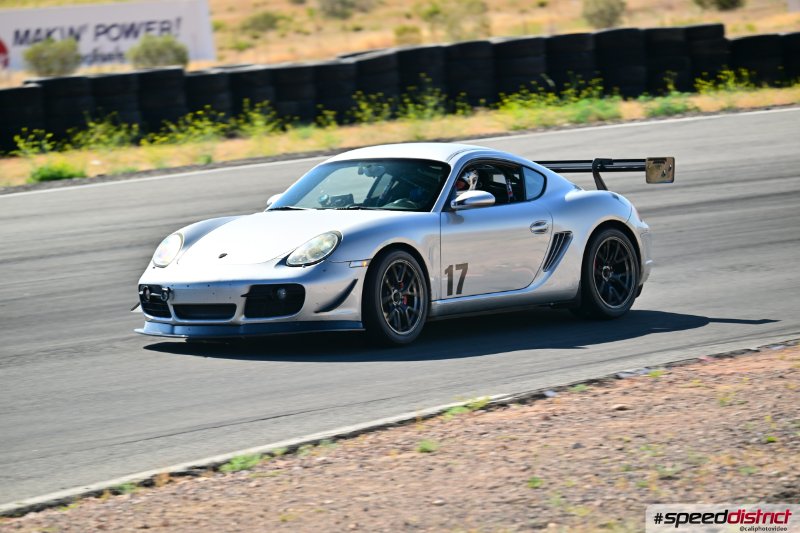 Porsche Cayman GT4