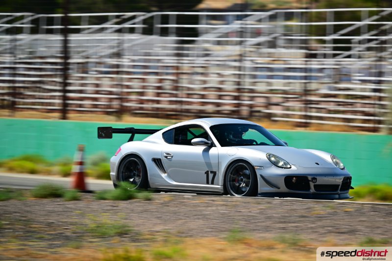 Porsche Cayman GT4