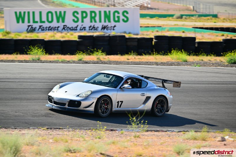 Porsche Cayman GT4
