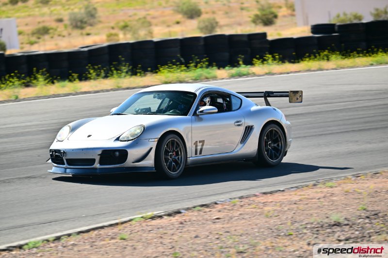 Porsche Cayman GT4