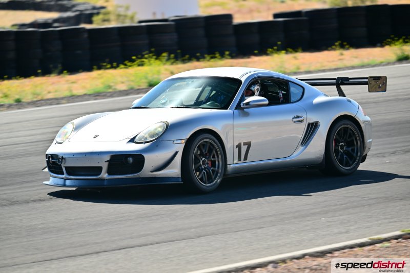 Porsche Cayman GT4