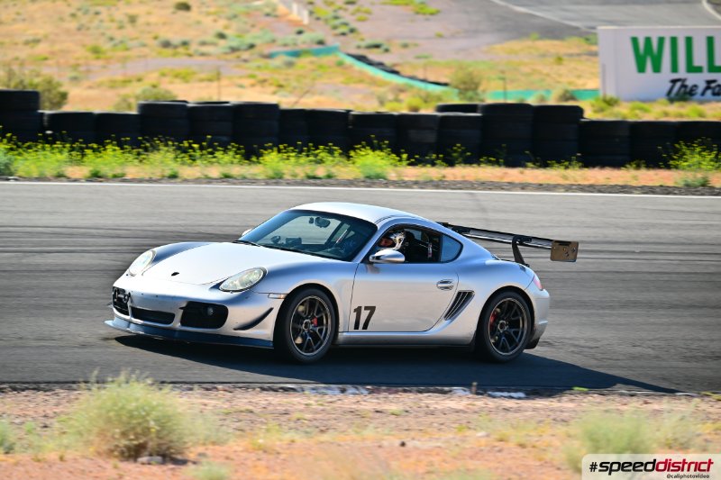 Porsche Cayman GT4