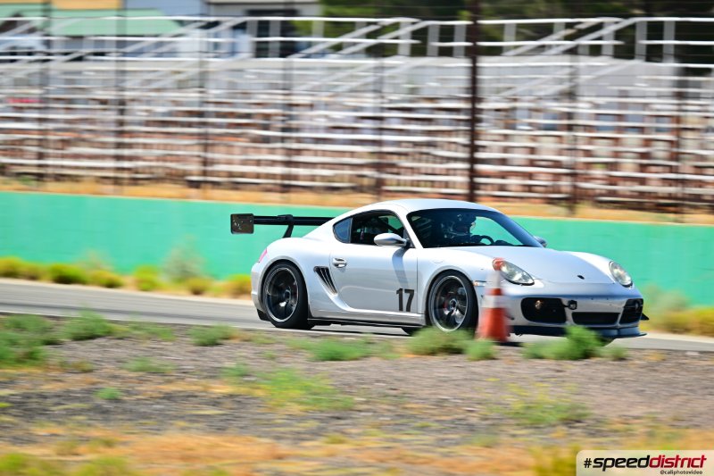 Porsche Cayman GT4