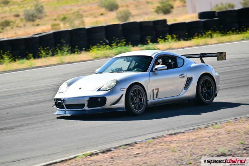 Porsche Cayman GT4