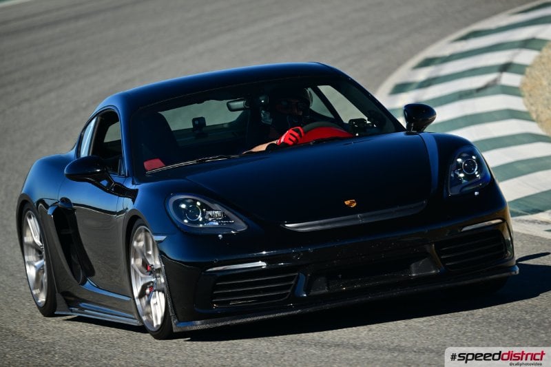 Porsche Cayman GT4 black