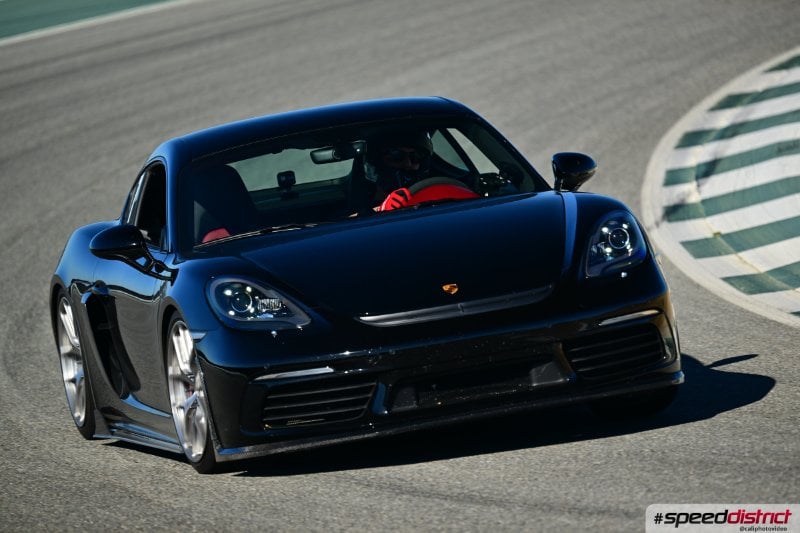 Porsche Cayman GT4 black